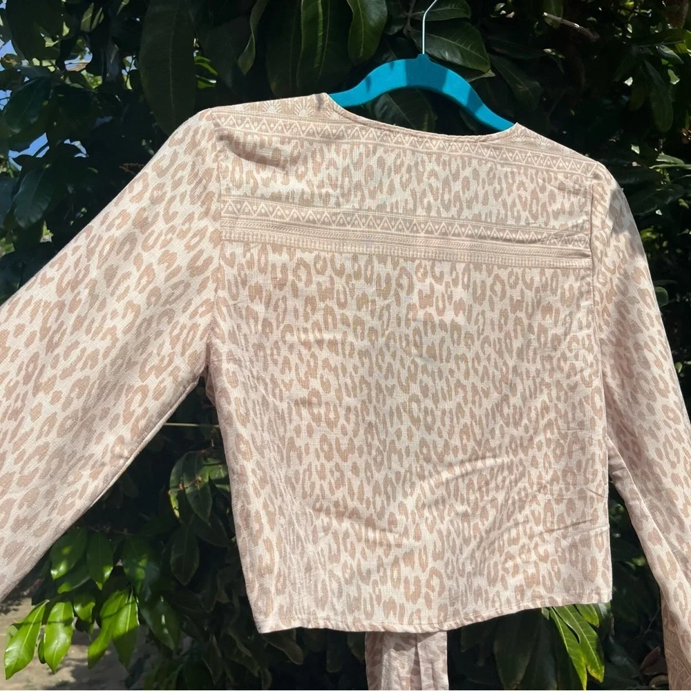 NWT DISSH ivory leopard‎ linen cotton blend tie front cropped puff sleeve blouse